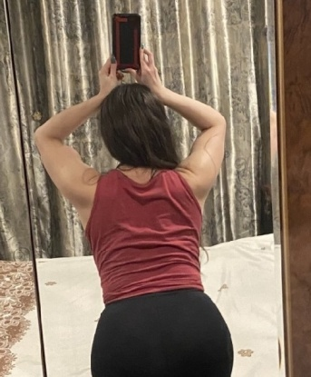 У меня широкий спектр услуг, чтобы удовлетворить все твои желания. Расслабляющий массаж, страстные эротические игры, красивые и чувственные танцы - все это ты найдешь у меня. У меня много положительных отзывов от довольных клиентов, которые возвращаются ко мне снова и снова. Все фото, представленные здесь, полностью соответствуют моей внешности. Живу я в Москве и доступна для встреч в различных отелях или апартаментах. Не стесняйся обратиться ко мне, чтобы испытать незабываемые моменты страсти и наслаждения.+ 2293, 26 лет