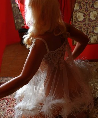 Со мной ты окунешься в мир наслаждения и удовольствия. У меня есть все возможности, чтобы сделать твои мечты реальностью. Живу в Москве, городе страсти и возбуждения. Мои фото говорят сами за себя - взгляни на мою прекрасную фигуру и аппетитные губки. Ты не сможешь устоять перед искушением. Мои услуги безупречны, отзывы о моей работе говорят сами за себя. Доверься моим магическим рукам и ощути полет божественного наслаждения.💋 2747, 47 лет