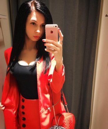 Милая и игривая блондинка с огромным желанием познакомиться с достойным мужчиной для приятного времяпровождения. Обещаю сделать нашу встречу незабываемой! 2821, 26 лет